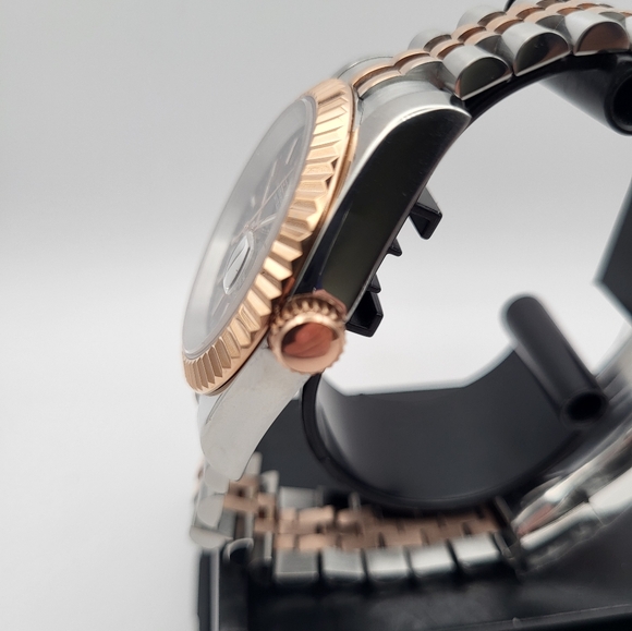 New Custom 36mm SeikoMod Automatic Watch - Picture 5 of 8